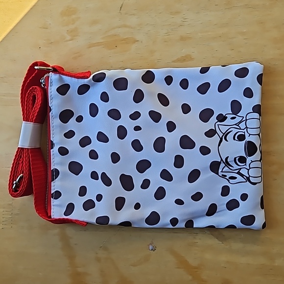 DISNEY DALMATIONS PASSPORT BAG - Picture 7 of 11